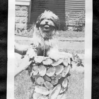 MF-LA-0001.JPG 1.7MB: Bobbie Morris July 1932  clam shell bird bath