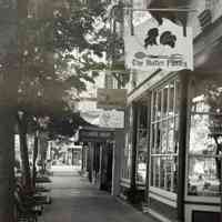          Leland Building with James Brandess, Butler Pantry, Knight's, Hudsonville Ice Cream, Leland's Alley
   
