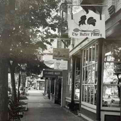 Leland Building with James Brandess, Butler Pantry, Knight's, Hudsonville Ice Cream, Leland's Alley