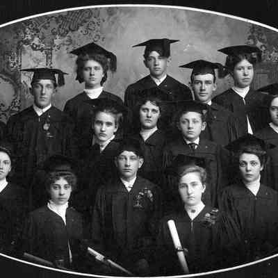 94 1 18 Grad class 1908.jpg 2MB