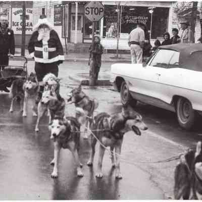 Digital image from same event: DogTeamSaugatuckDowntown.jpg 922KB from 2021.72.02 2