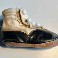 Shoe, baby bonnet
