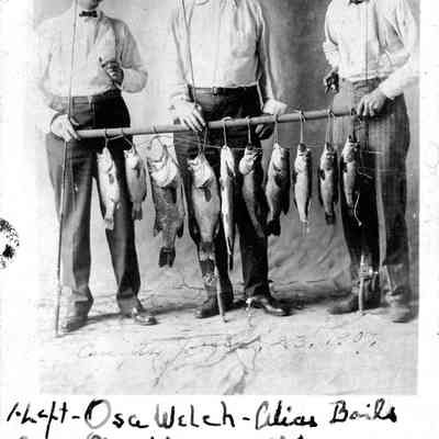 89-1-264_A_O.Welch_Group.jpg 638KB: 1. Left - Osa Welch, Alias Boils
2 Center George W. Murrary, Chicago
3 F. E. Wiley Fish Hound
