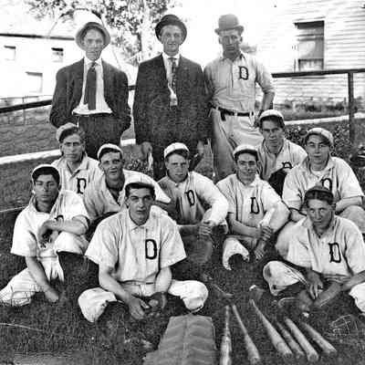 DouglasTeamca1918TU.jpg 1.2MB
