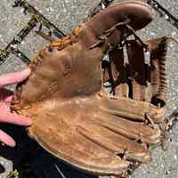          Baseball glove picture number 2
   