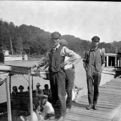 ukn003A.jpg 349KB: Possibly related to the negatives, this digital scan of image "donated 8-18-01" in folder titled "Ted Kimble donated" on a CD belonging to James Schmiechien.