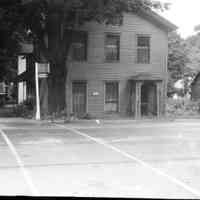          unk002.jpg 208KB; Possibly related to the negatives, this digital scan of image 