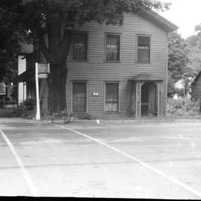 unk002.jpg 208KB: Possibly related to the negatives, this digital scan of image "donated 8-18-01" in folder titled "Ted Kimble donated" on a CD belonging to James Schmiechien.
