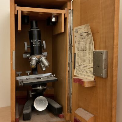 Microscope