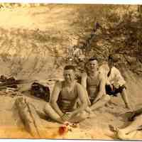          89-1-136 G.Maynard & Friends.jpg 4.8MB; Geo George Manard - four men on the beach
   