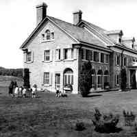 Dorr Felt on Resorters