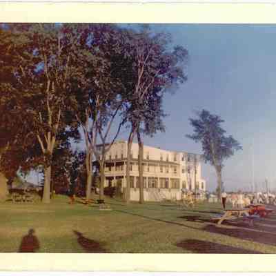 HotelButler_1961_TU.jpg 1.9MB
