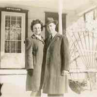          Jayne_and_ca_1948.jpg 496KB; Jane and Bert posing in front of the Bird Center's Swallow cottage, Another version of this photo is dated 1944
   