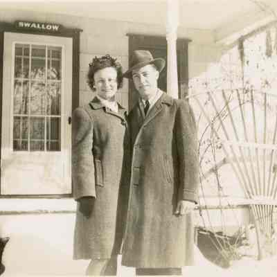 Jayne_and_ca_1948.jpg 496KB: Jane and Bert posing in front of the Bird Center's Swallow cottage, Another version of this photo is dated 1944