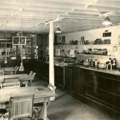 Tumble-In soda fountain in the Swift Villa ca 1938: tumble inn -swift villa.jpg 1.1MB