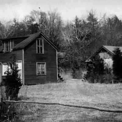 Oxbow_buildings_1950.jpg 625KB: Red cottage at left
