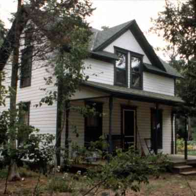 whiteCottage.jpg 677KB: White Cottage