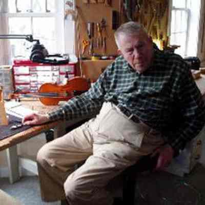 image003.png 166KB: Henning Christiansen in Holland shop