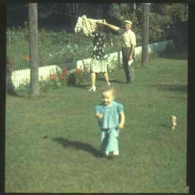 MWM-NancyMartin-FrankWicksMaplewoodAug43.jpg 296KB