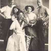          01.StudioShot5People1907.jpg 81KB
   