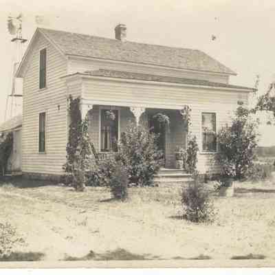 Barr-FarmHouse.JPG 138KB