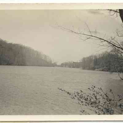 Barr-KalamazooRiver-Spring1920.JPG 110KB