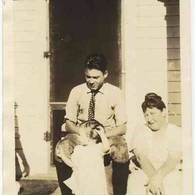 Barr-OlgaBarr-MrandJuneSpreter-Aug1921.JPG 104KB