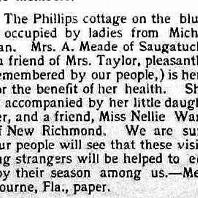 cr1902121905PhillipsCottageOnBluff.jpg: Phillips cottage on bluff, Mrs. A. Meade, Mrs. Taylor, Miss Nellie Ward of New Richmond