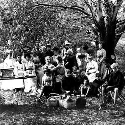"PierCove, summerPicnic, about 1909"...pc 37 people at ravine garden.jpg 788KB