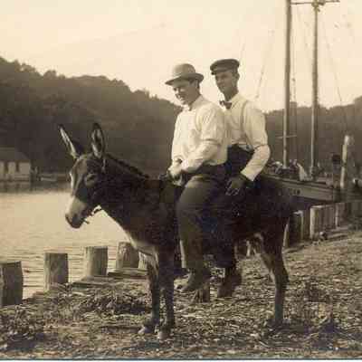 019.TwoMenDonkeySchooner.jpg 149KB
