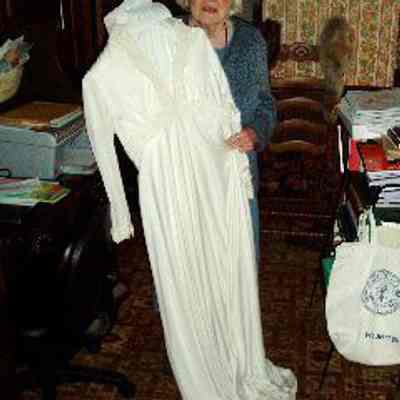 Betty’s Wedding Dress 154KB