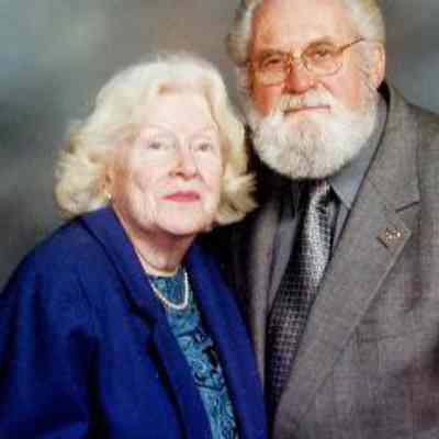 Betty and Warren Mulder 123KB