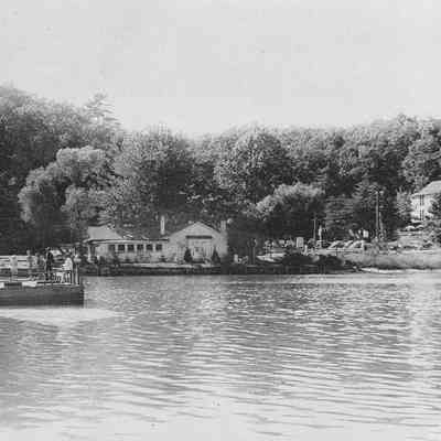 Chain_Ferry.jpg 4.7MB: black and white version of same image