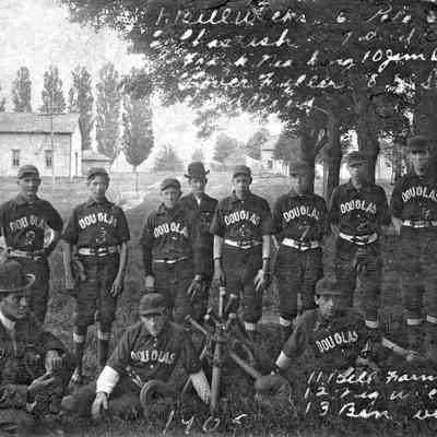 BaseballTeam1905tu.jpg 835KB