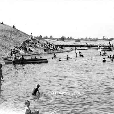 BU 24 Beach at the basin.jpg 1.8MB