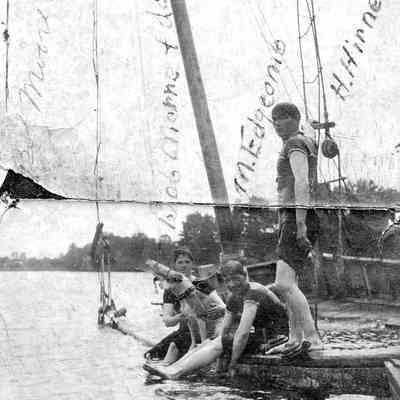 89-1-276_Wreck_of_the_Condor.jpg 893KB