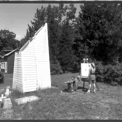 class068 bell-file810.jpg 1.8MB: With Red cottage in the background