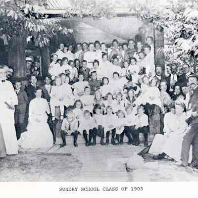 Fig Shorewood Sunday school.jpg 3.6MB: There is a photo of the north approach to the front porch of their two-story Sears-designed shingled cottage showing 75 students. [#1]