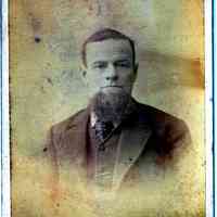          HH-CaptRichardMbeAmes-JonathanMilnerMBE.jpg 3.5MB; Photo of unknown man taken by FH Nix's of Niles, Michigan. May be Richard Ames, may be Jonathan Milner
   