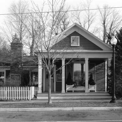 Located at 321Water St. Now the Tuscan Pot store. Photo by Bill Werme: filename: LO66 01-12Kleemans