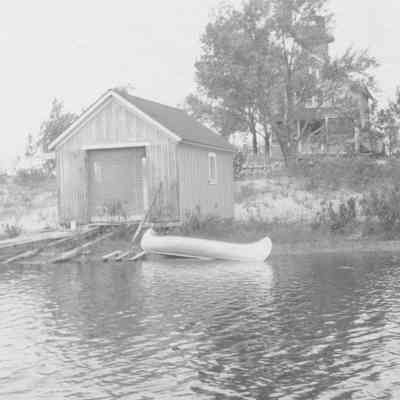 Boathouse_and_Lighthouse.jpg 808KB