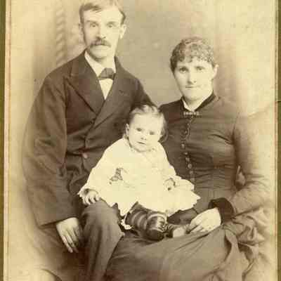 SDHS034-WnHenryWatersFamily.jpg 423KB