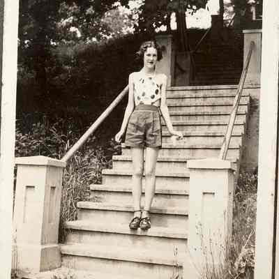 SCHOOL_STEPS_ca_1938.jpg 291KB