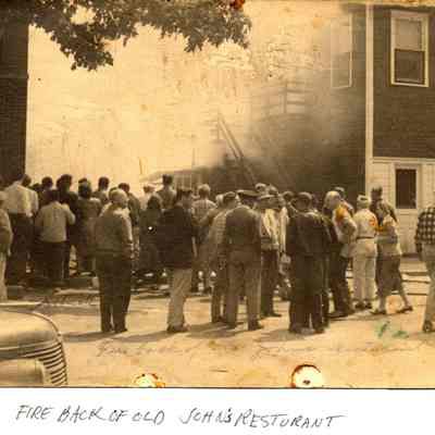 89-1-123 John_s Restaurant Fire.jpg3.1MB: Fire back of old John's Restaurant - may be the John Ball diner