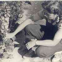          LornaMannIn garden.JPG 539KB
   