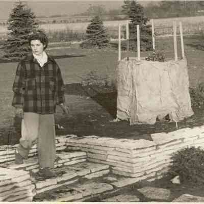 Mann0002-Lorna-Dec48.JPG 432KB