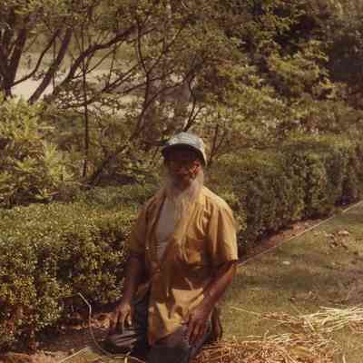 Mann0088-Worker-1984.JPG 284KB