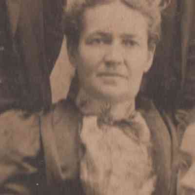 HH-ChoirGroup-MrsAliceWoodworth.jpg 98KB