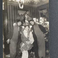 Olive Koning Clowning