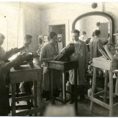 Taylor art class ca 1932